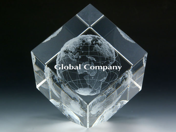 【クリスタルガラス記念品】3D地球儀入りオーナメント（小サイズ）LCG-555