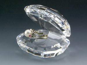 【クリスタルガラス表彰記念品】真珠貝のリング・ホルダー<br />SN-SHELL-60<br />￥3,800