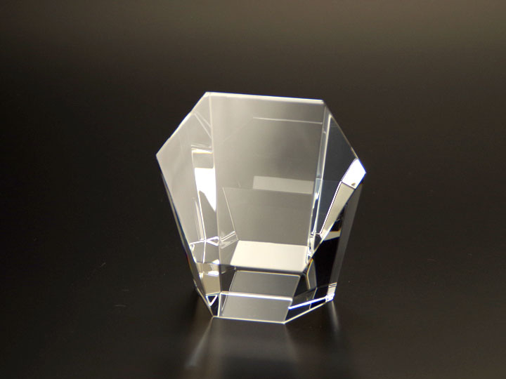 【クリスタルガラス表彰記念品】ワイド・ヘキサゴン・トロフィー<br />W6CT-100<br />￥12,000