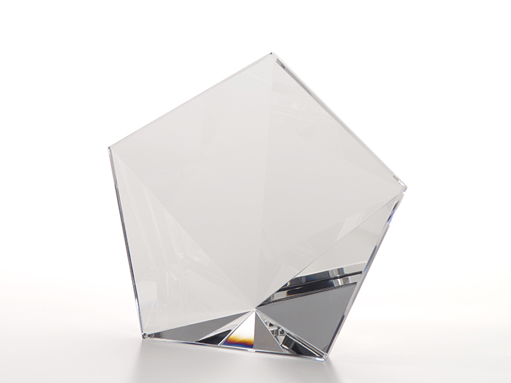 【クリスタルガラス表彰記念品】ペンタゴン・プリズム表彰盾　中<br />PENTA-P-145<br />￥20,000